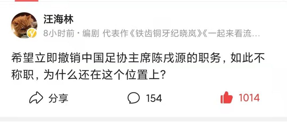 女人和男人打扑克